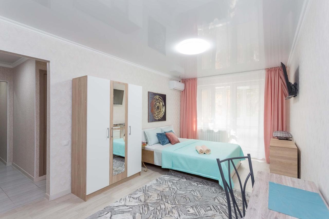 Стильная Квартира В Золотом Квадрате Almaty Exterior photo